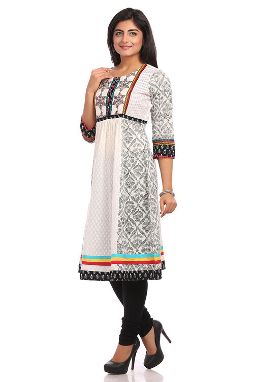 White Flared Cotton Kurta image number 3