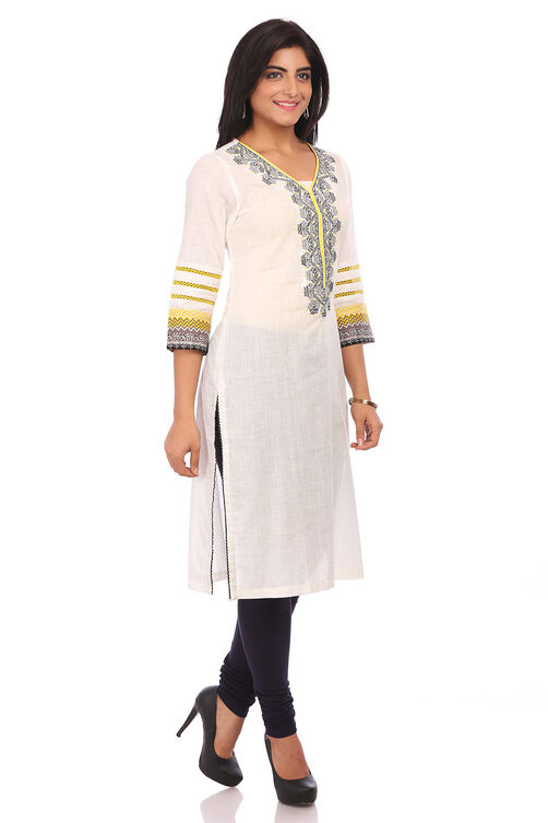 Off White Cotton Straight Kurta image number 2