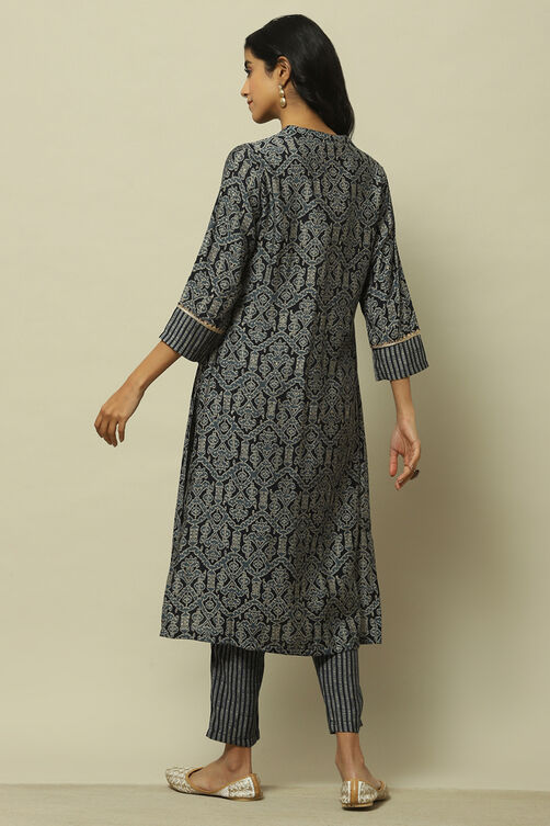 Navy Blue Viscose Printed Straight Kurta Set image number 4