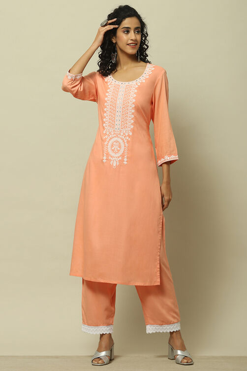 Lime Green Embroidered Straight Kurta image number 5