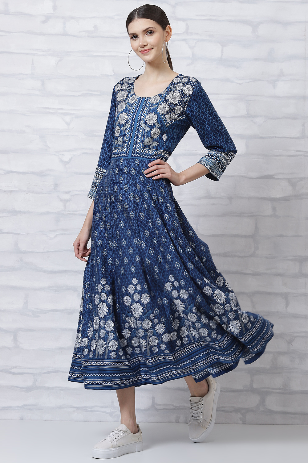 Indigo LIVA Kalidar Kurta image number 2