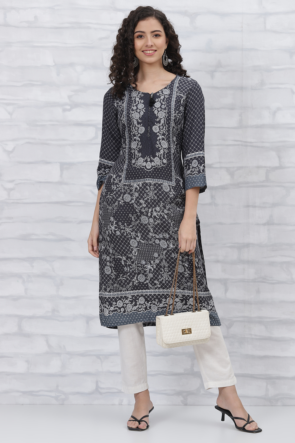 Black LIVA Straight Kurta image number 5