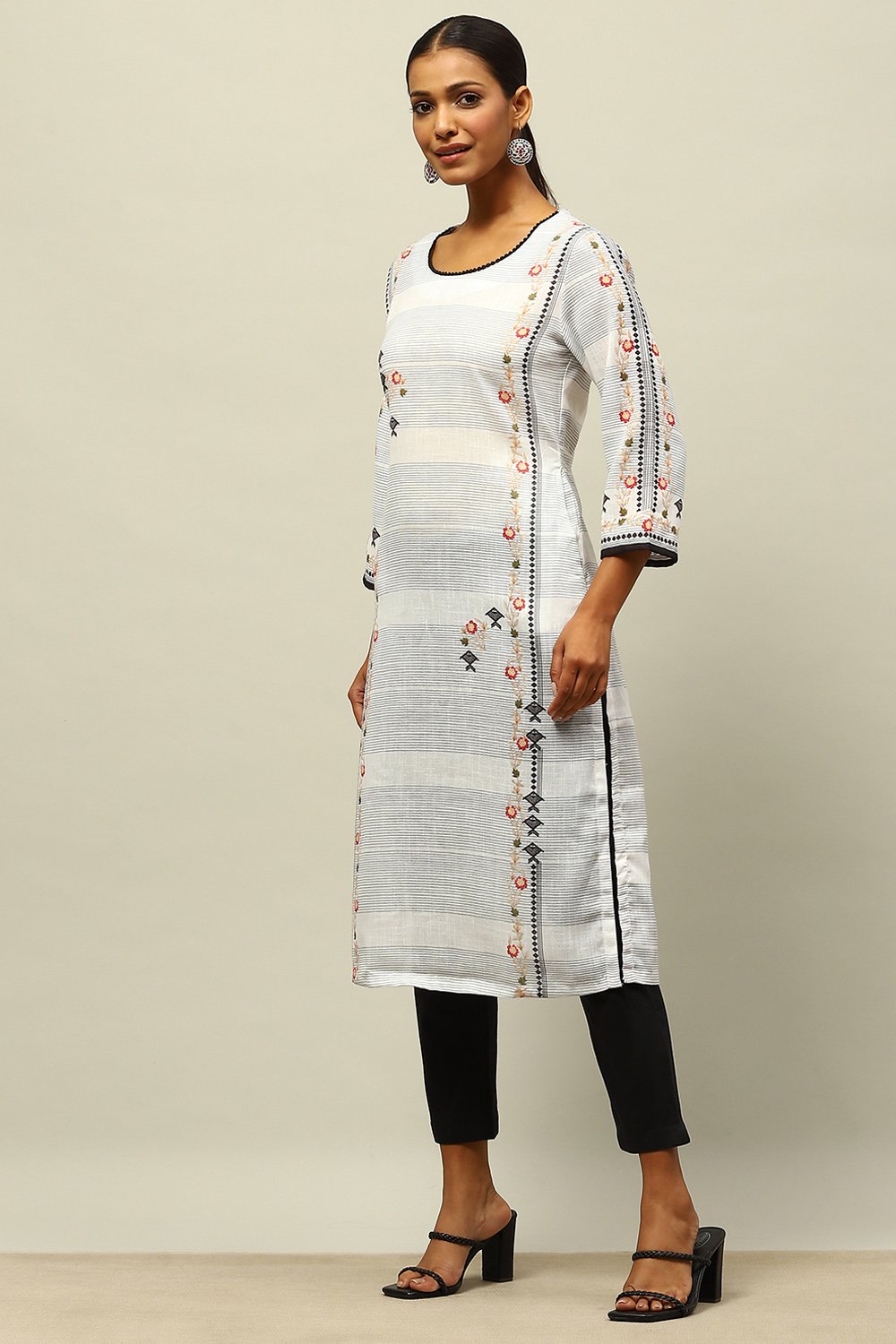 White Polyester Printed Straight Kurta image number 2