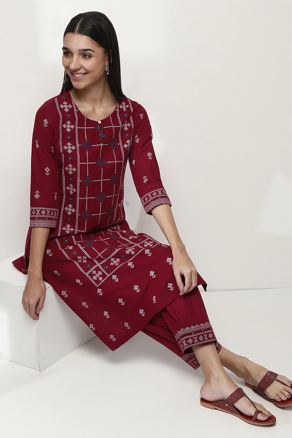 Maroon Cotton Printed Straight Kurta image number 0