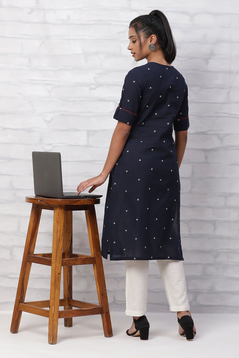 Navy Blue Poly Cotton Straight Kurta image number 4