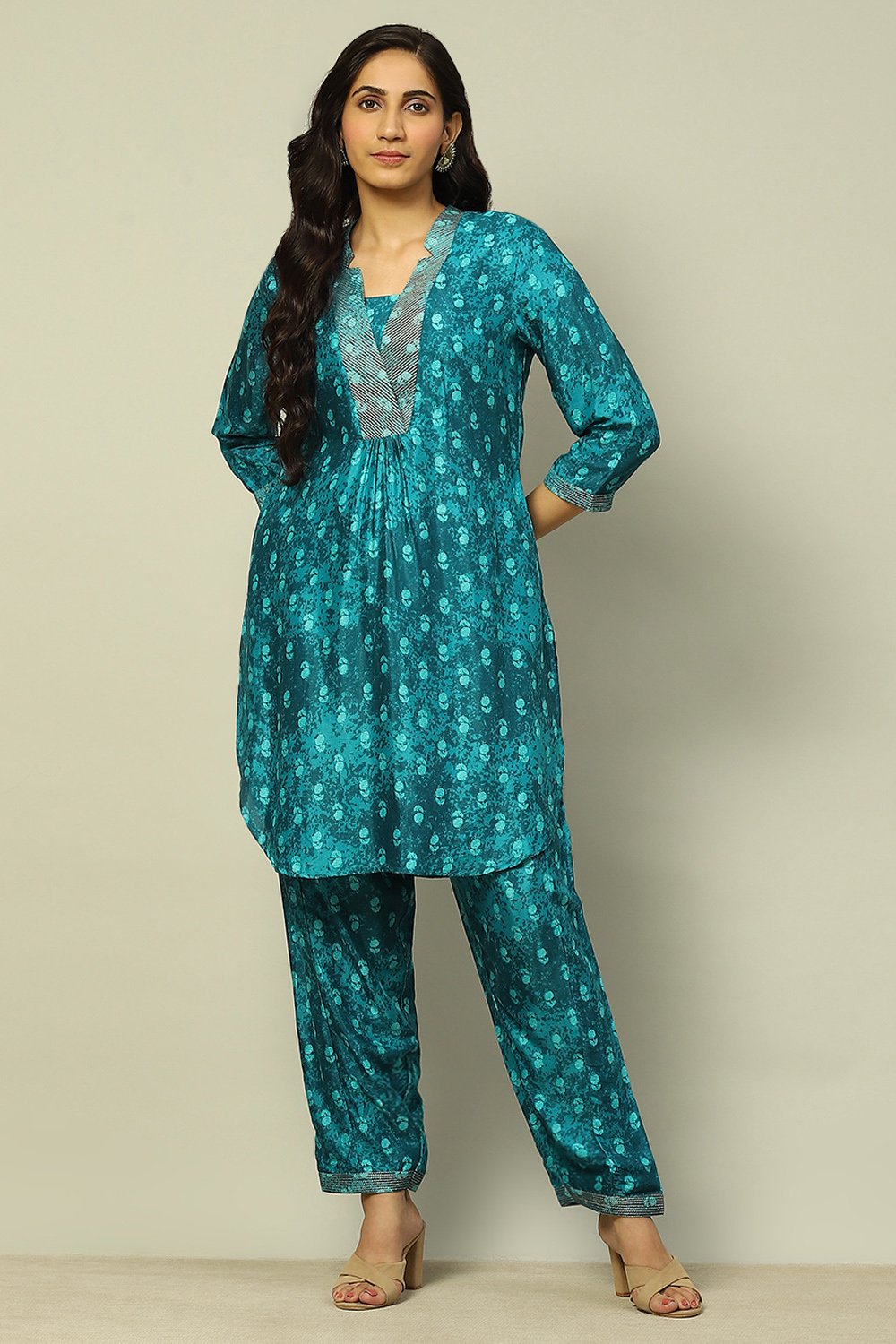 Green Viscose Shantoon Straight Printed Kurta Palazzo Suit Set image number 0