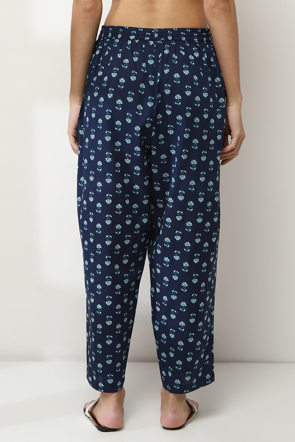 Indigo Cotton Printed Regular Pants image number 4