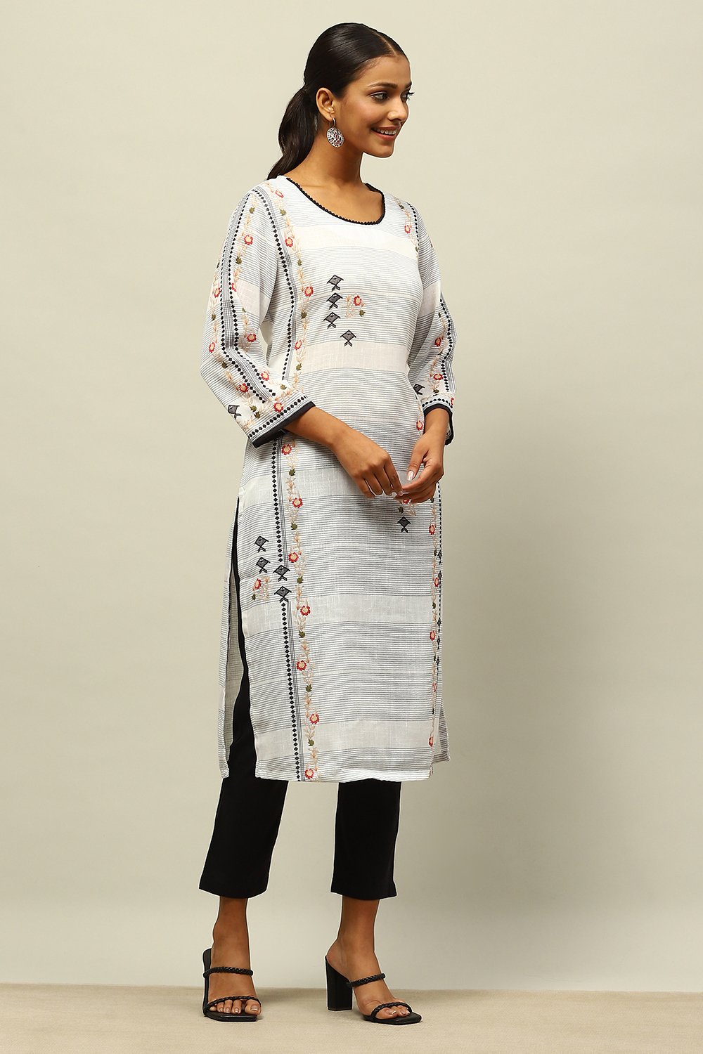 White Polyester Printed Straight Kurta image number 4