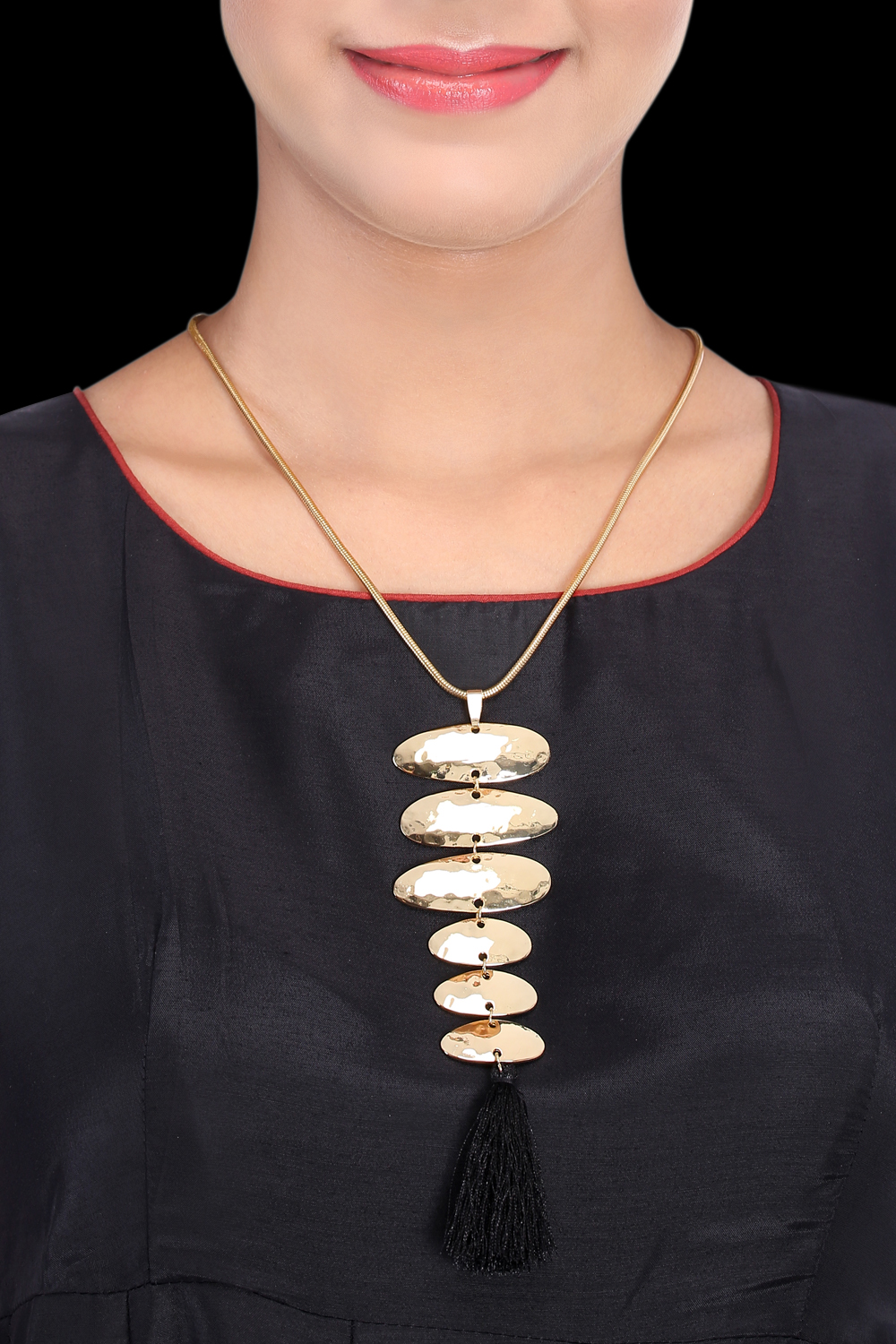 Golden Metal Brass Necklace image number 0
