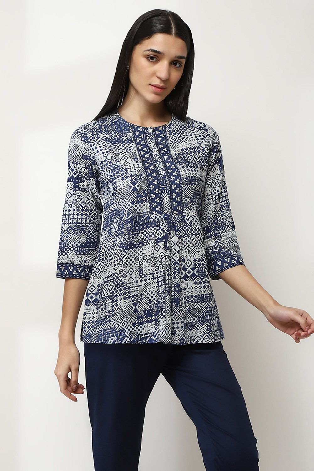 Indigo Cotton Printed Straight Top image number 4