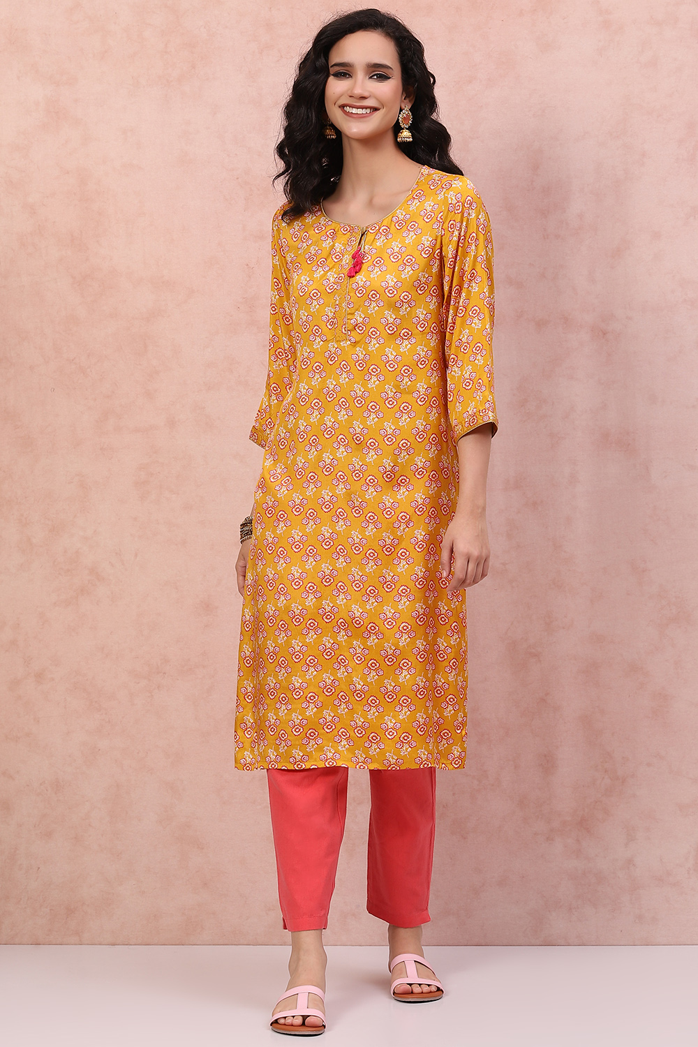 Yellow LIVA Straight Kurta image number 0