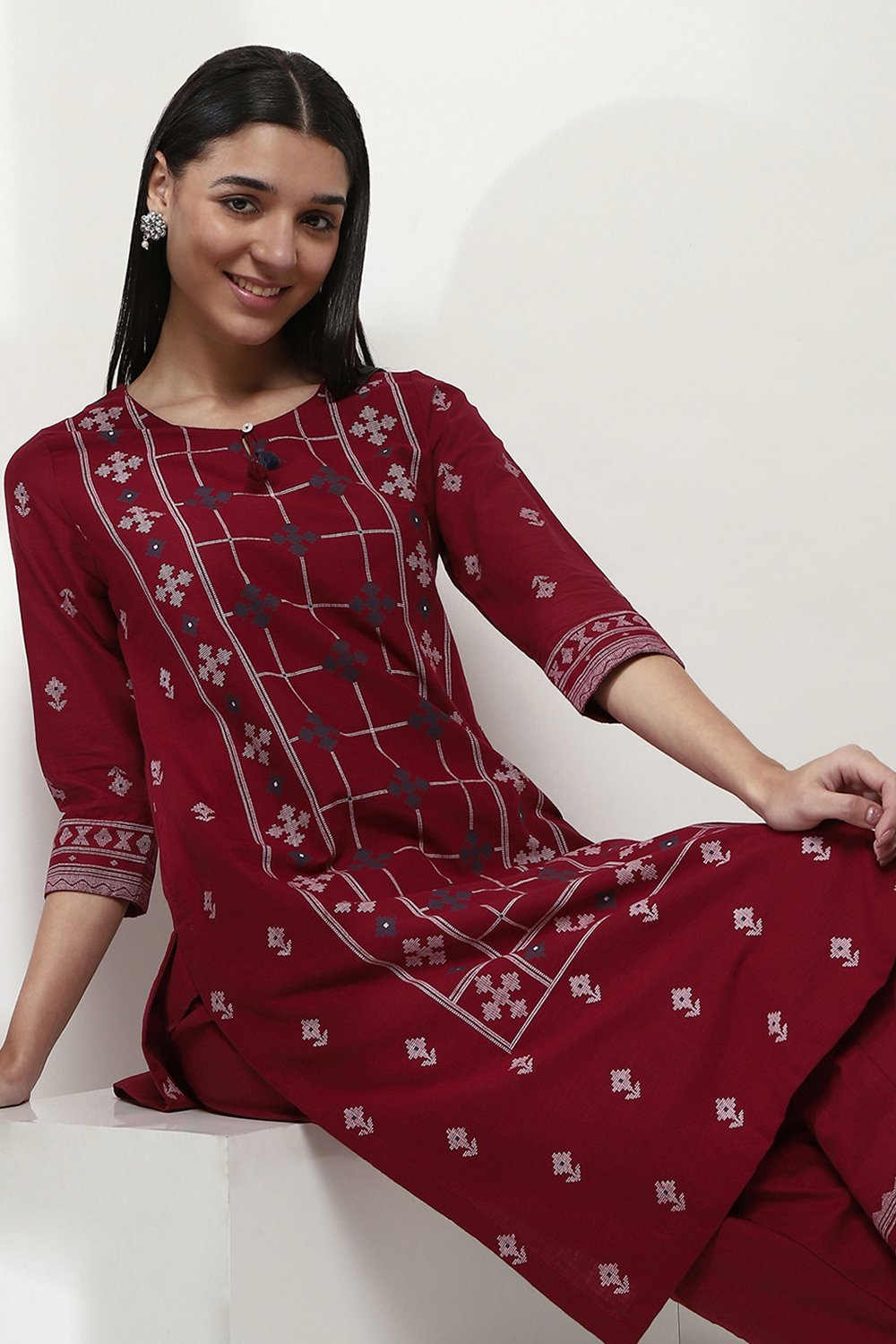 Maroon Cotton Printed Straight Kurta image number 6