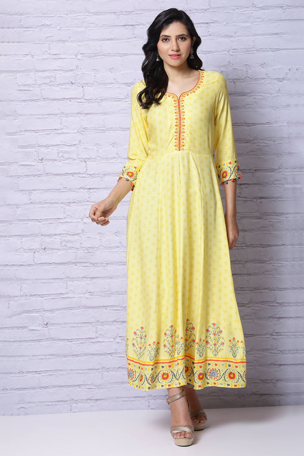 Yellow Viscose Rayon Kalidar Kurta image number 5