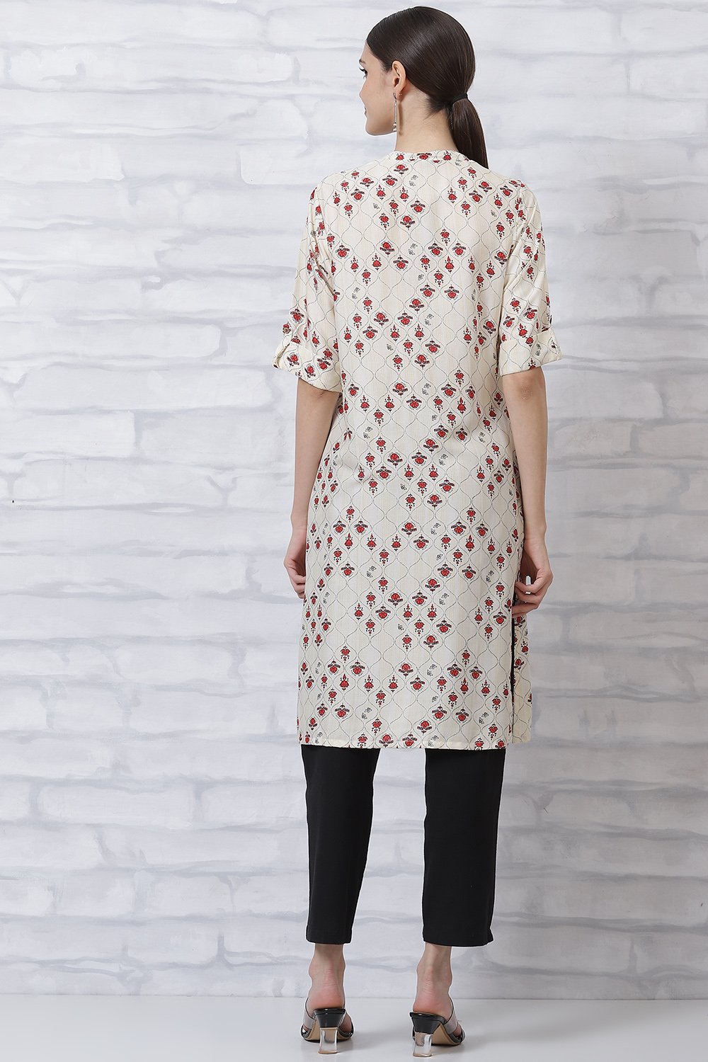 Off White LIVA Straight Kurta image number 4