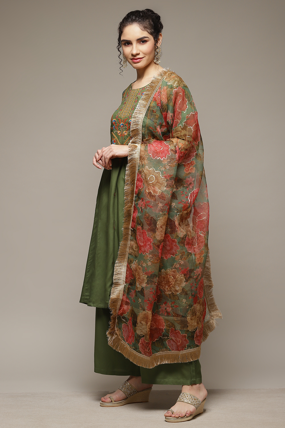 Green Viscose Anarkali Suit Set image number 3