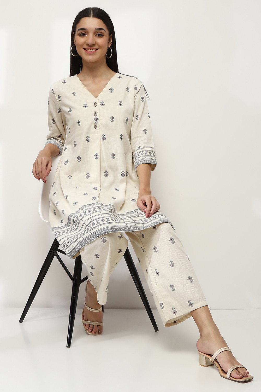 Off-White Cotton Printed A-Line Kurta Set image number 0