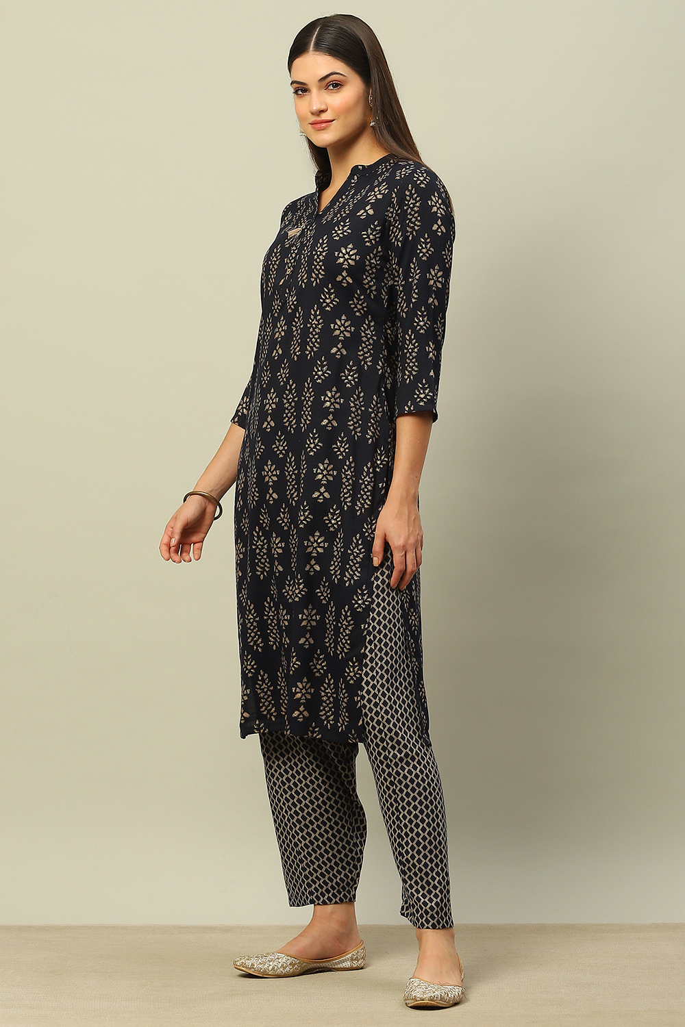 Black Viscose Blend Straight Printed Kurta Salwar Suit Set image number 3