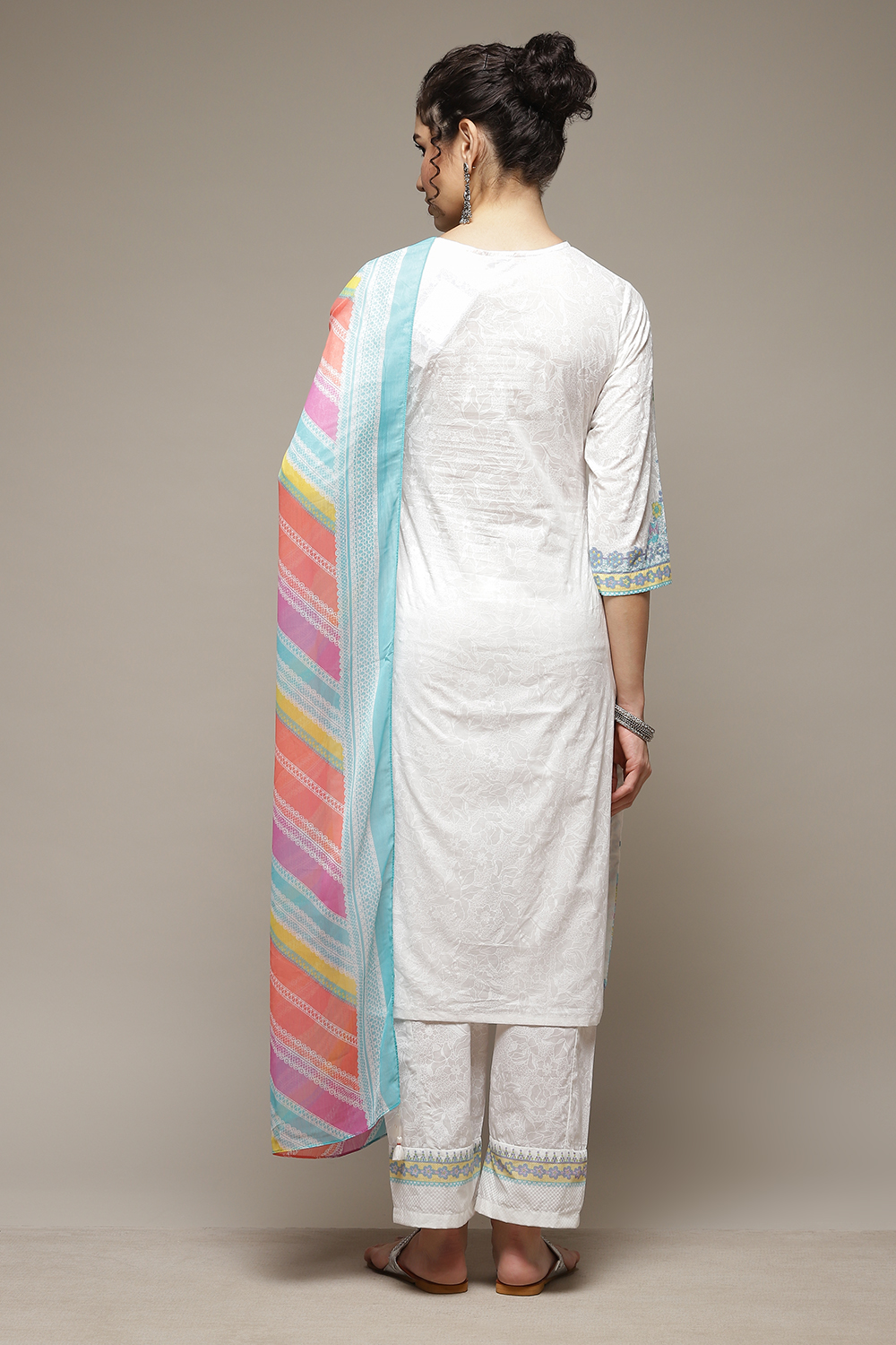 White Poly Chiffon Straight Kurta & Pants Suit Set image number 4