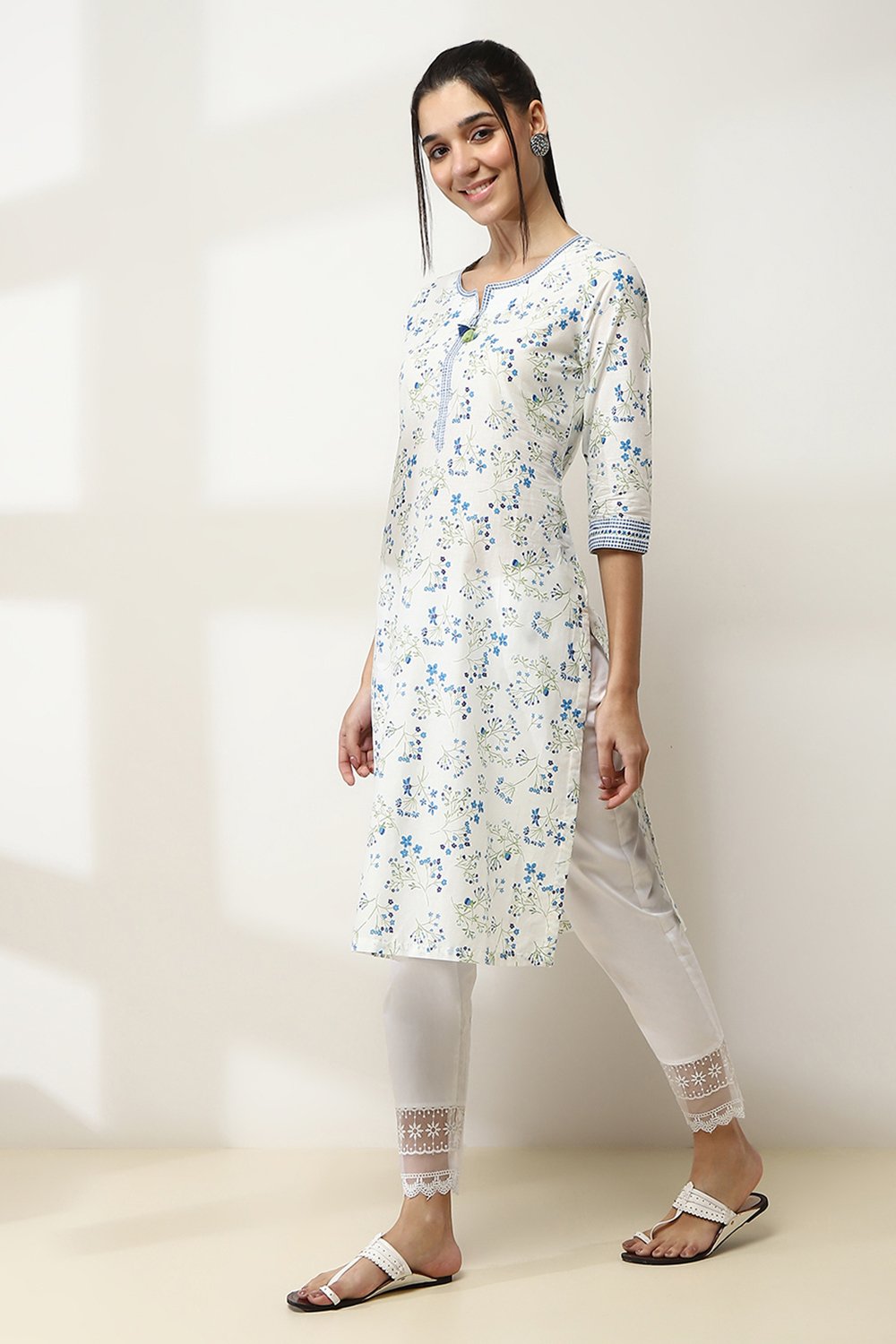 White and Blue Cotton Printed Straight Kurta image number 2