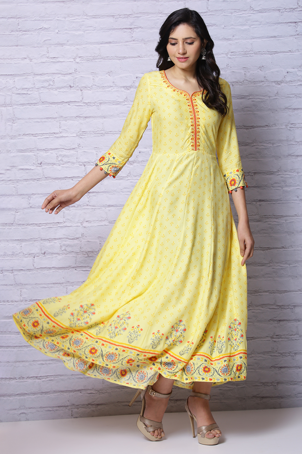 Yellow Viscose Rayon Kalidar Kurta image number 1