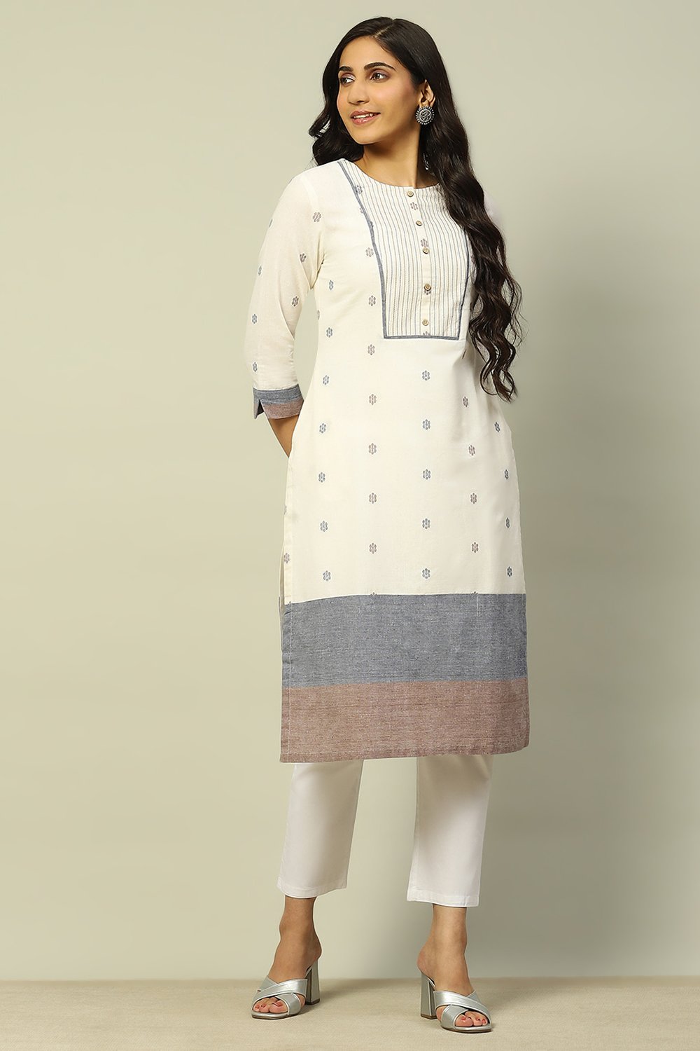 White Cotton Floral Yard dyed Straight Kurta image number 0