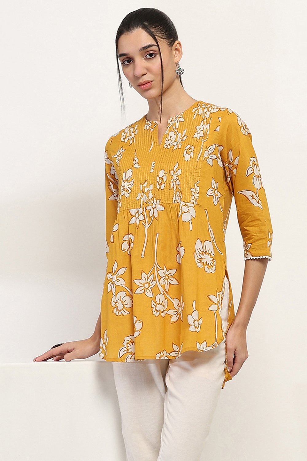 Yellow Cotton Flared Kurti image number 6