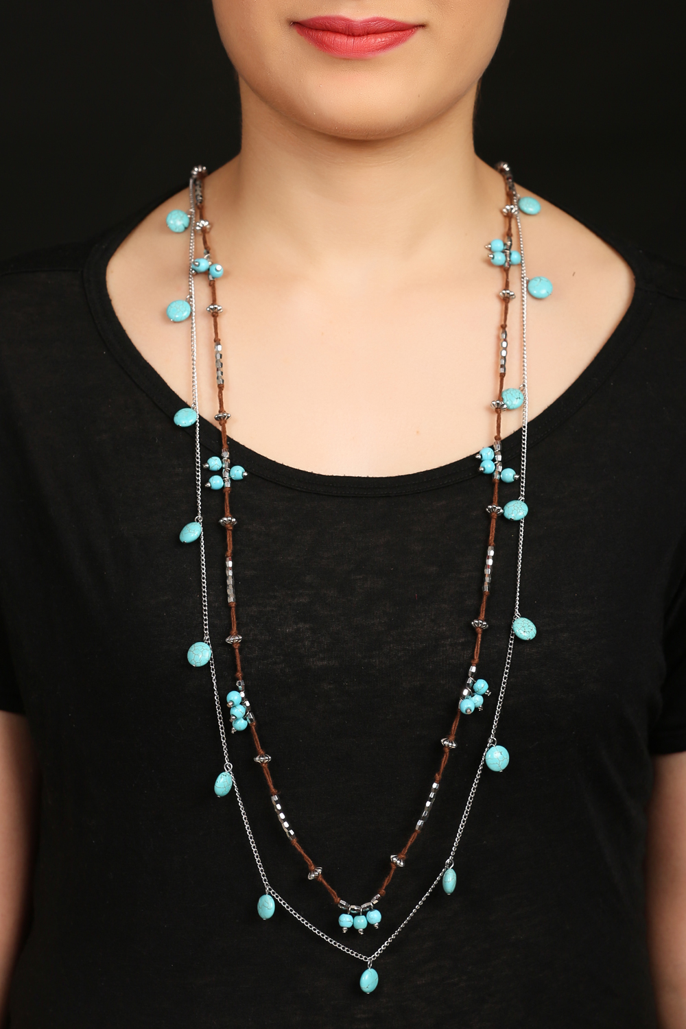 Turquiose Beads And Thread Necklace image number 0
