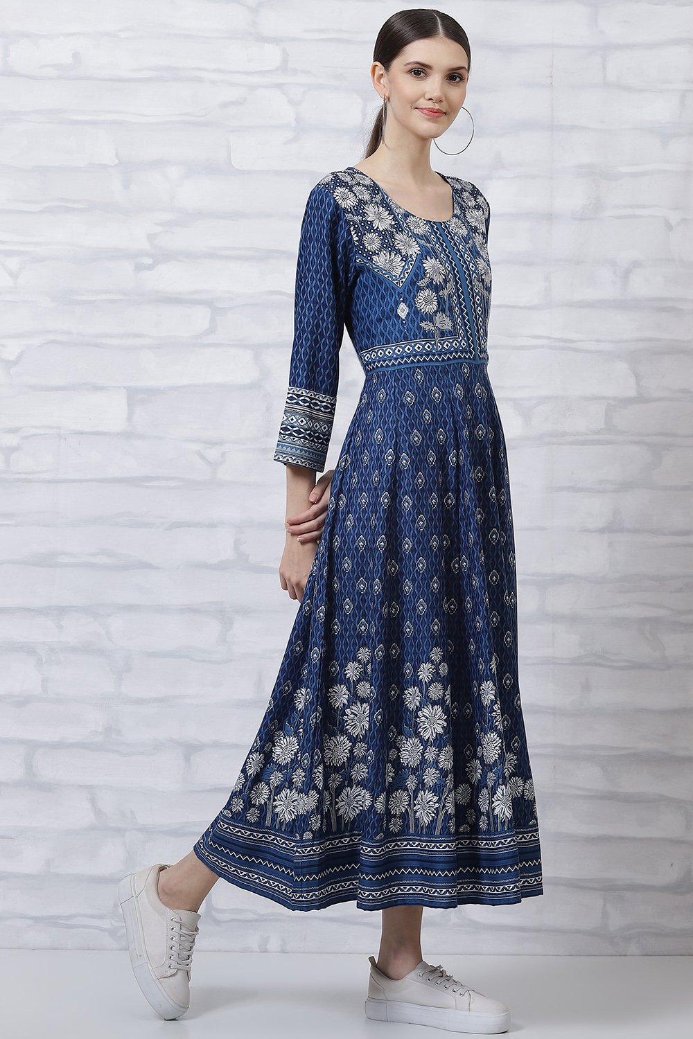 Indigo LIVA Kalidar Kurta image number 3