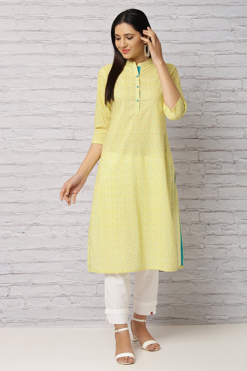 Yellow Cotton And Cambric Straight Kurta image number 1