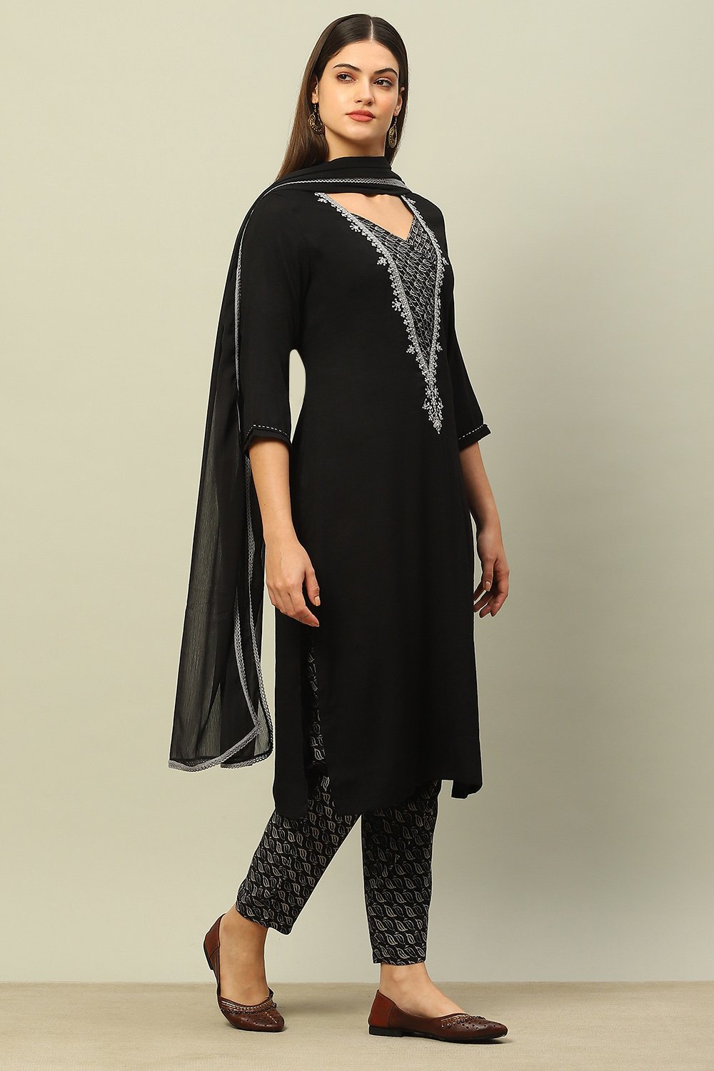 Black Viscose Blend Straight Solid Kurta Pants Suit Set image number 5