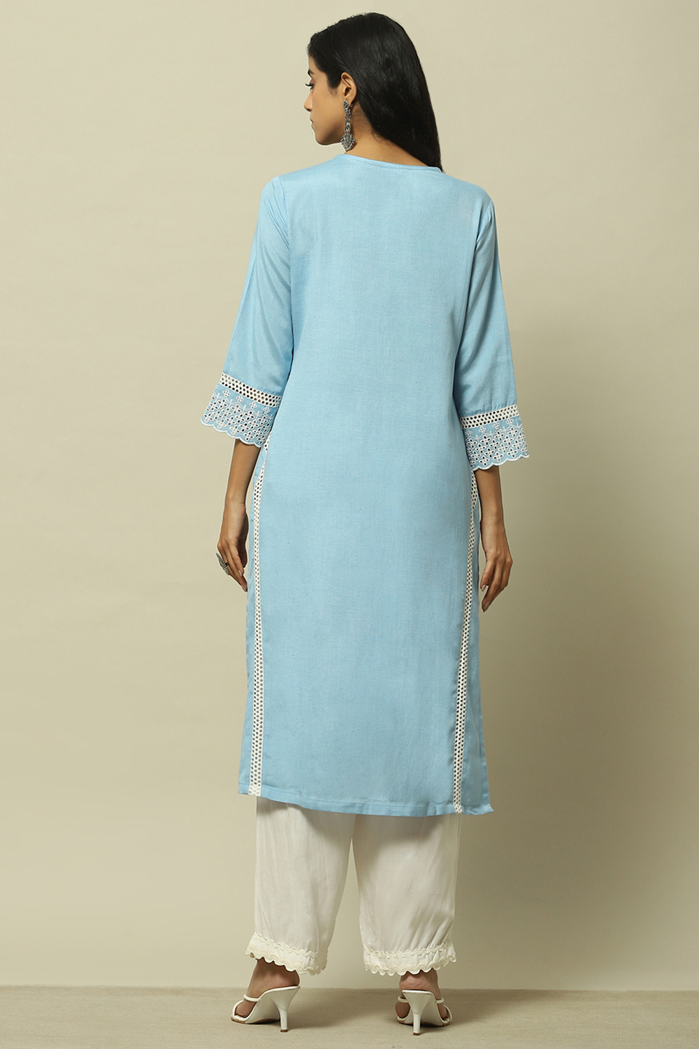 Blue Schiffli Detail Straight Kurta image number 3