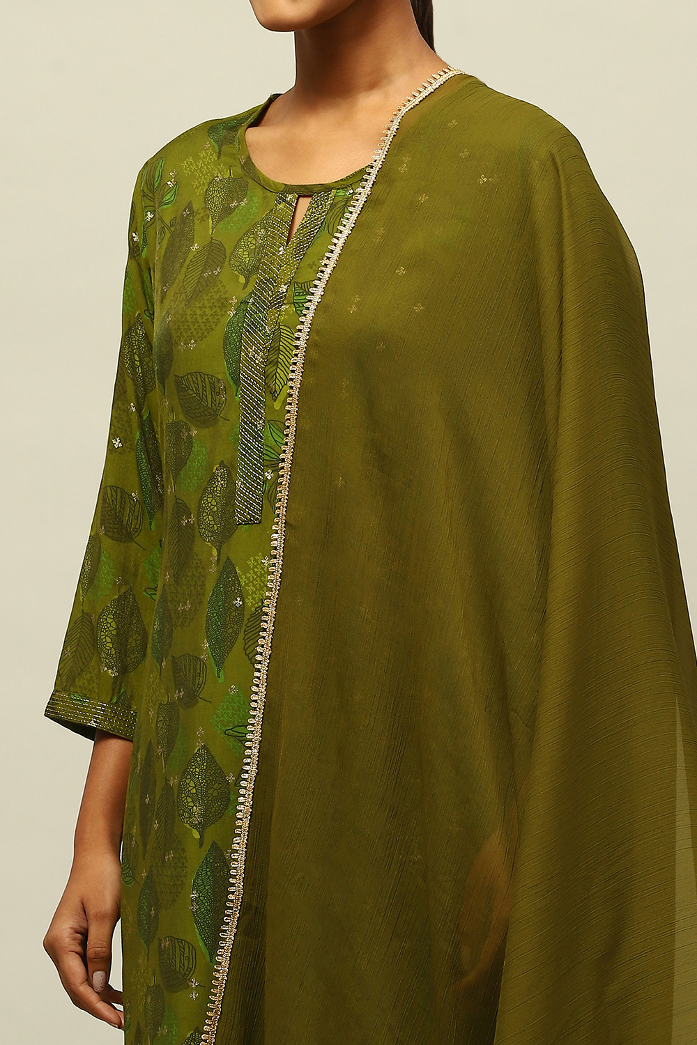 Green Viscose Muslin Straight Printed Kurta Salwar Suit Set image number 6