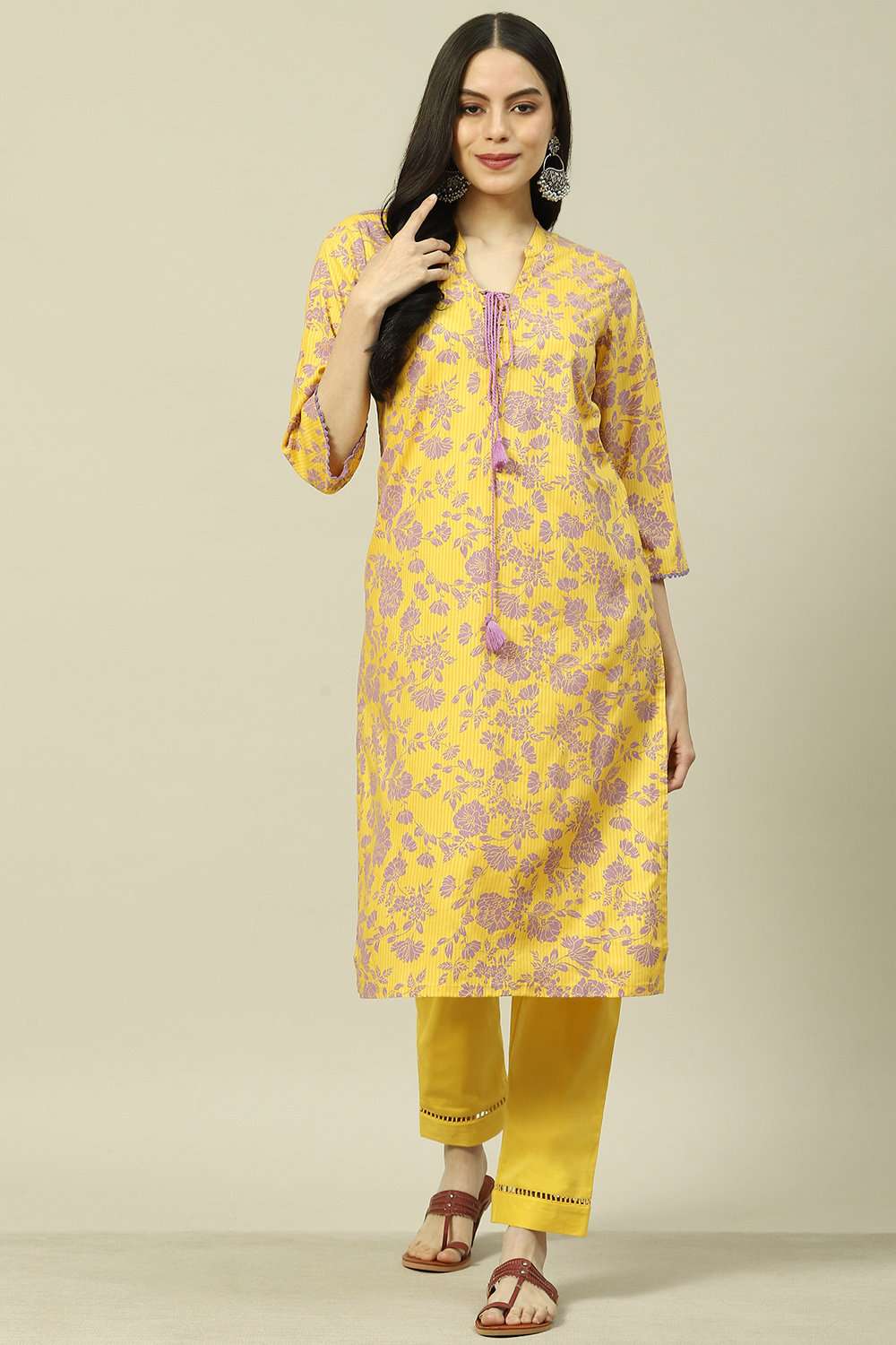 Yellow LIVA Straight Kurta image number 5