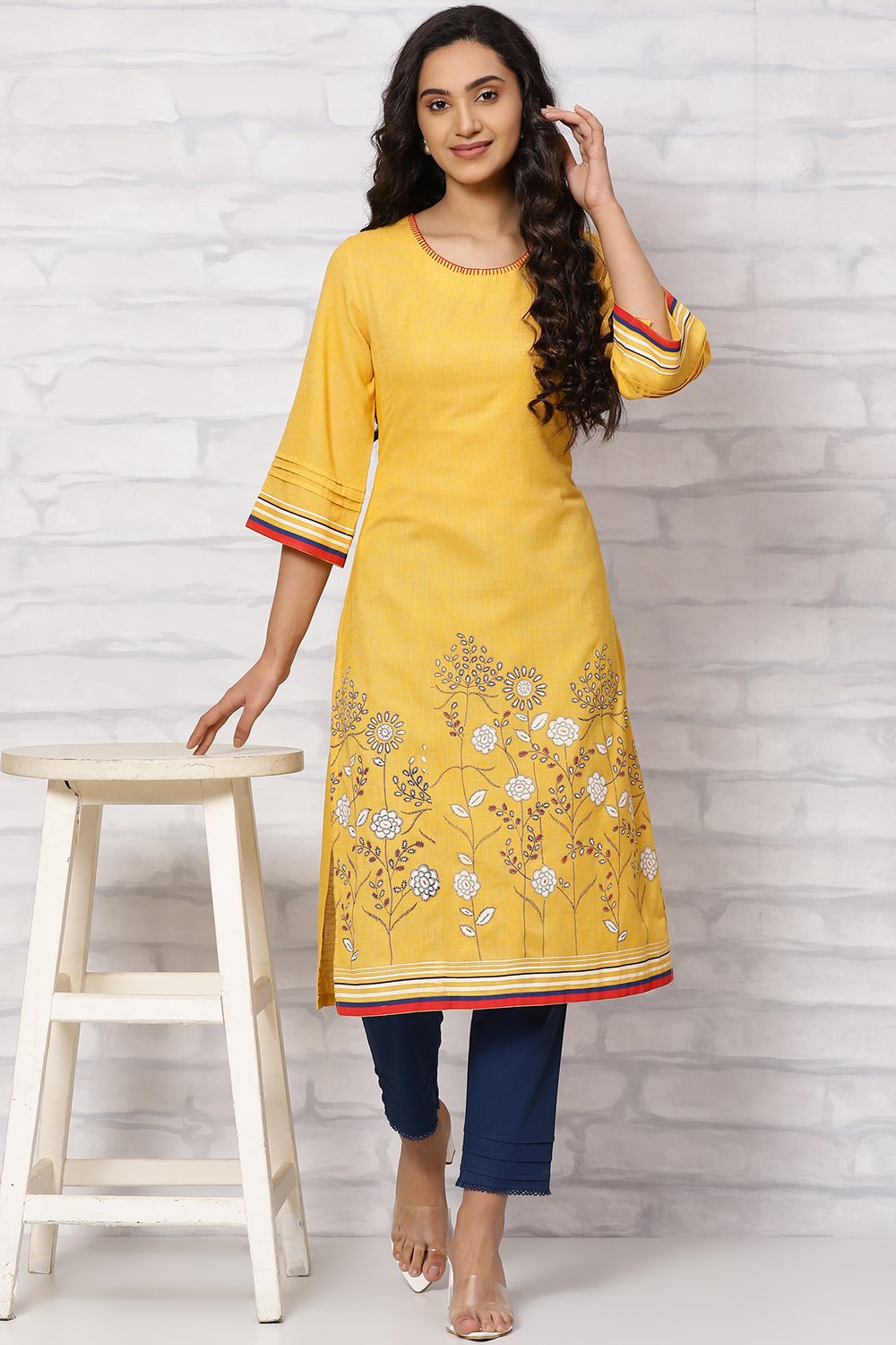 Mustard Art Silk Straight Kurta image number 5