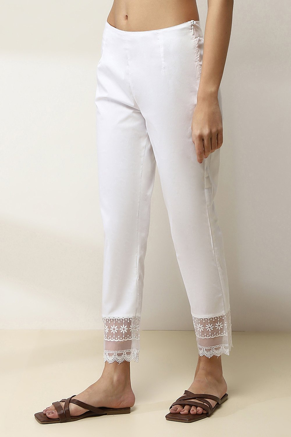 White Viscose Solid Regular Pants image number 2