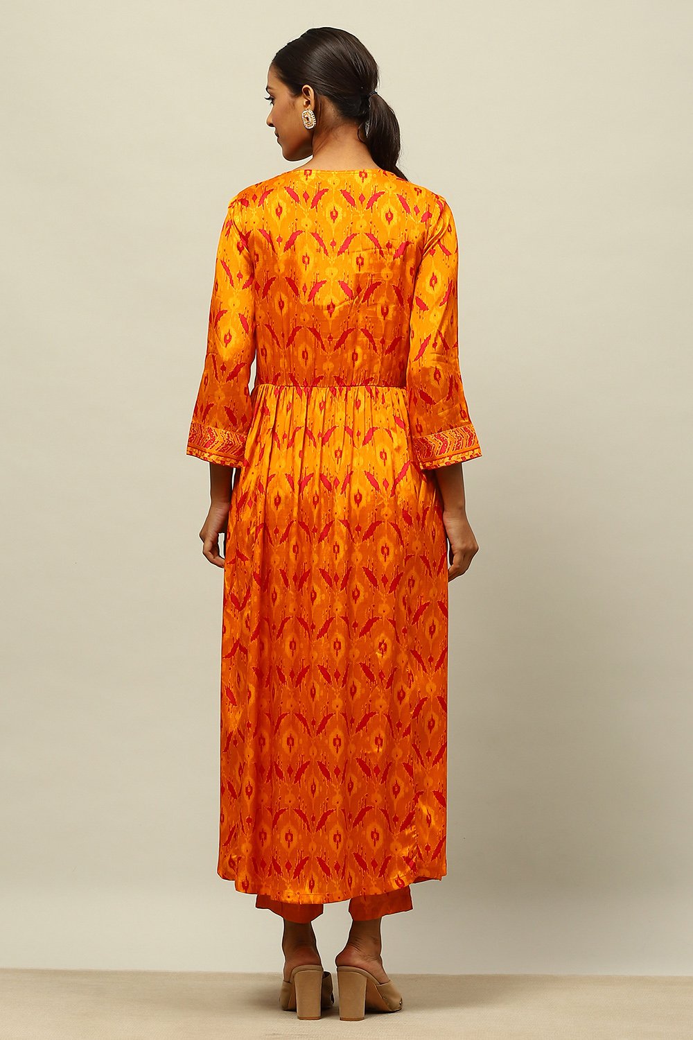 Mustard Yellow Viscose Shantoon Gathered Printed Kurta Palazzo Suit Set image number 4