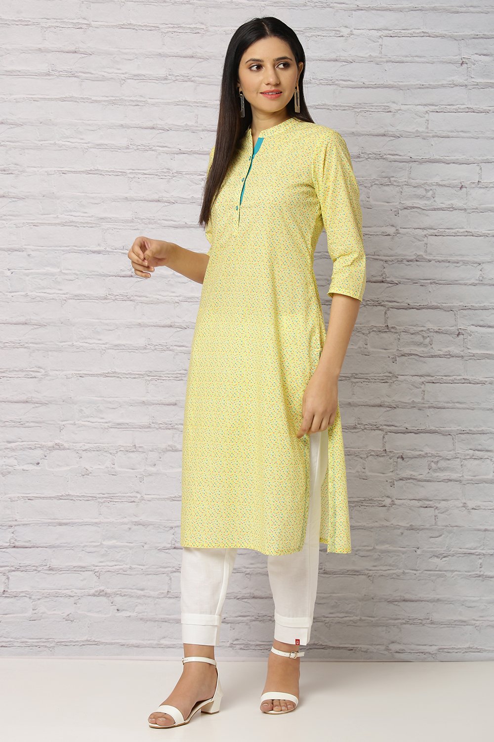 Yellow Cotton And Cambric Straight Kurta image number 3