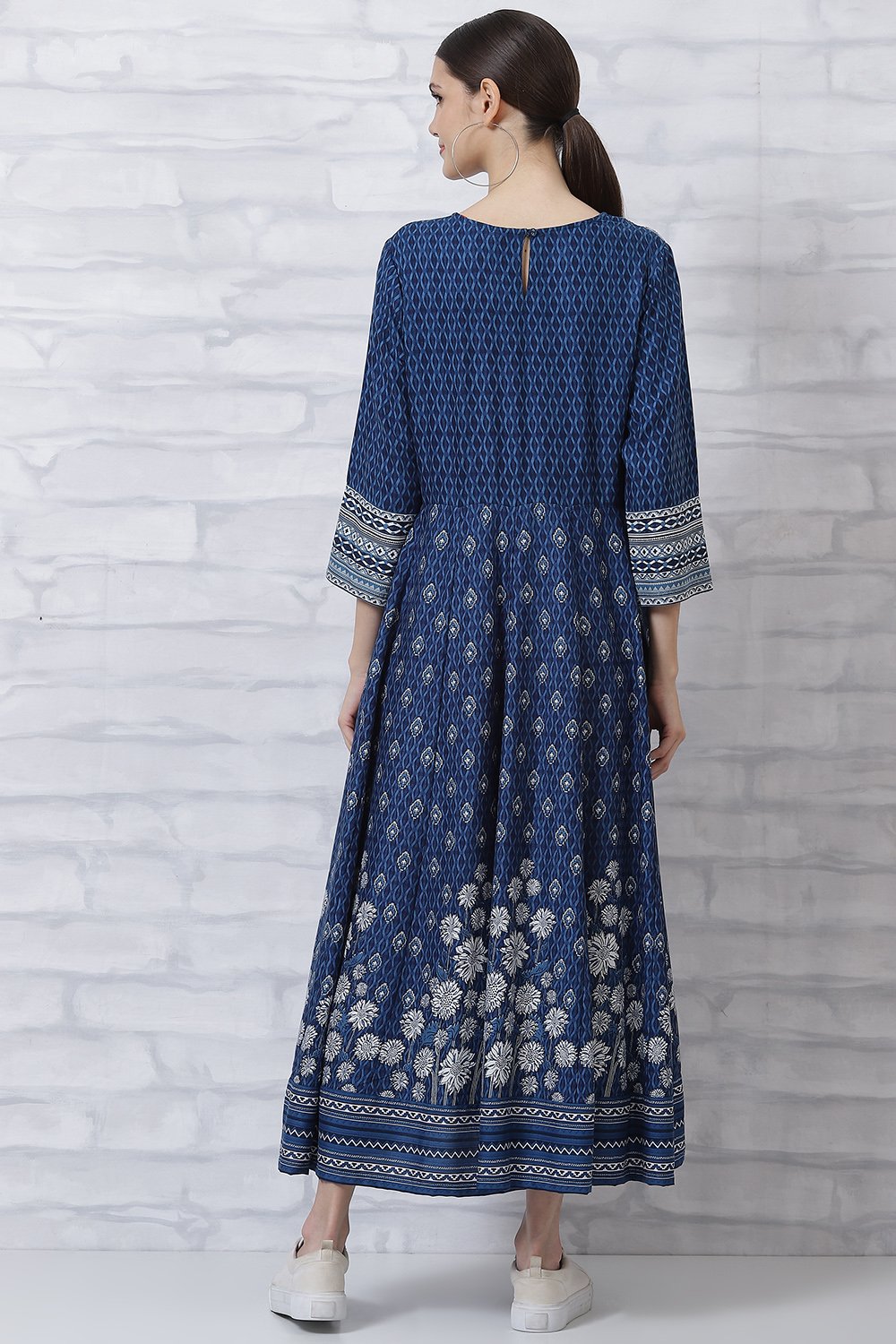 Indigo LIVA Kalidar Kurta image number 4