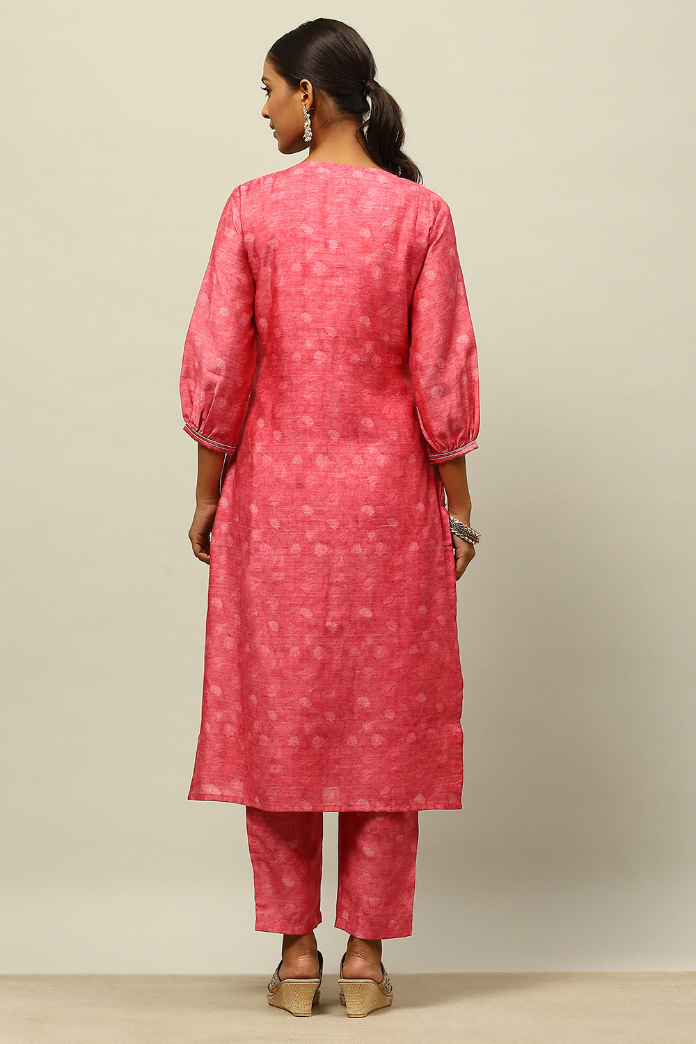 Pink Poly Chanderi Straight Printed Kurta Slim Pants Suit Set image number 4