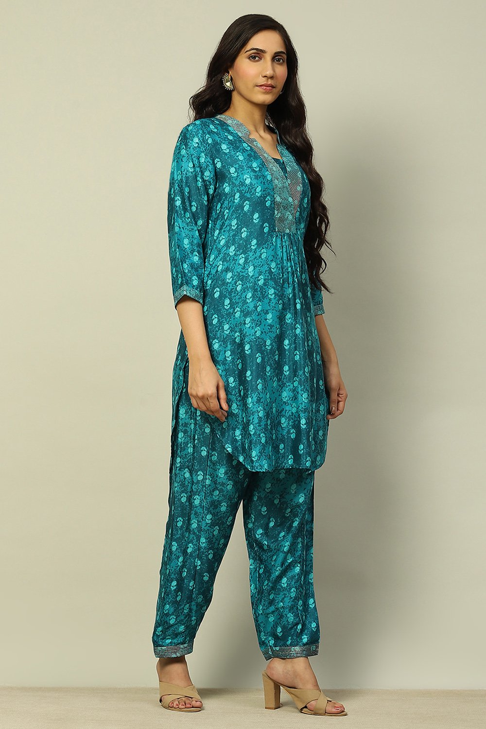 Green Viscose Shantoon Straight Printed Kurta Palazzo Suit Set image number 5