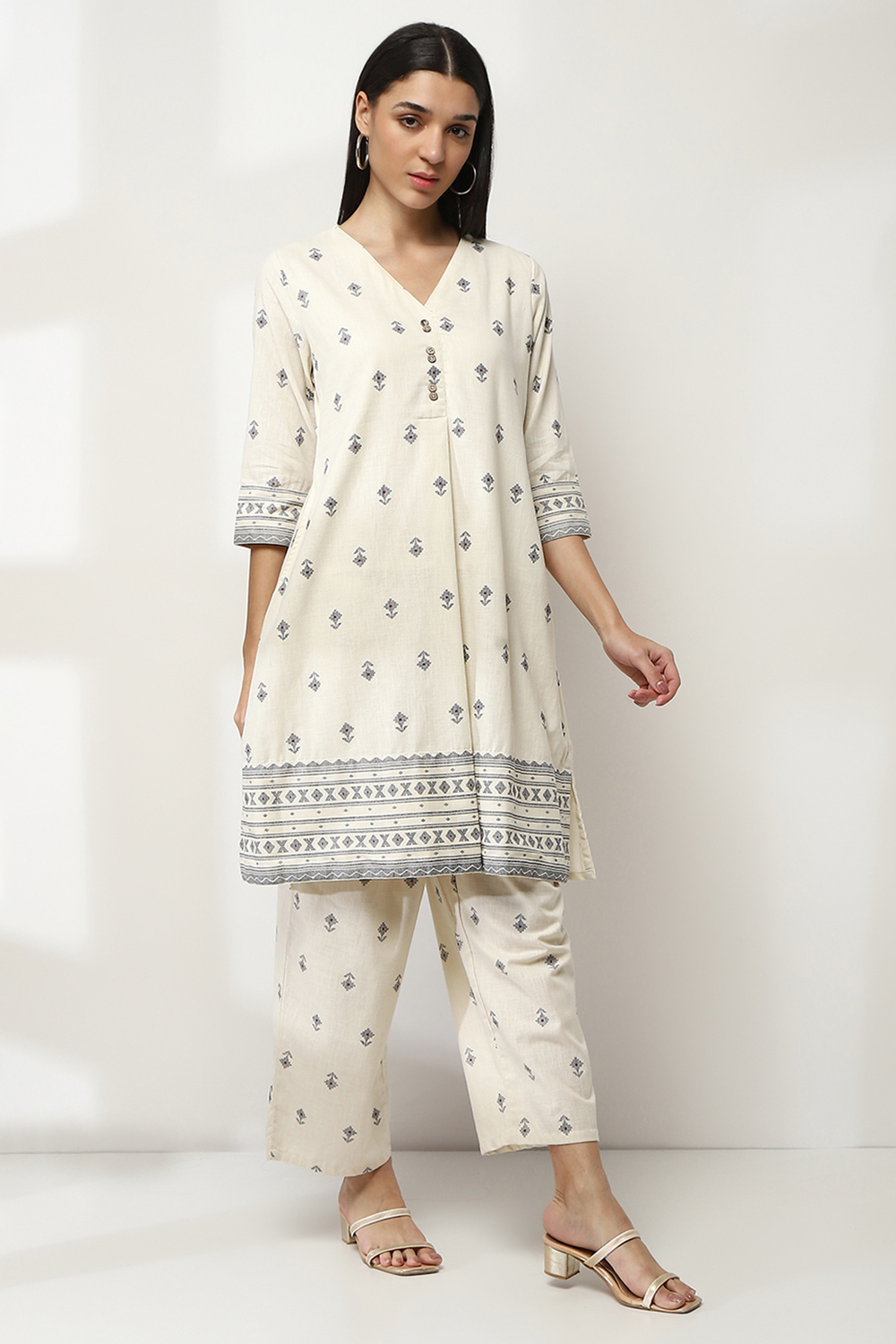 Off-White Cotton Printed A-Line Kurta Set image number 5