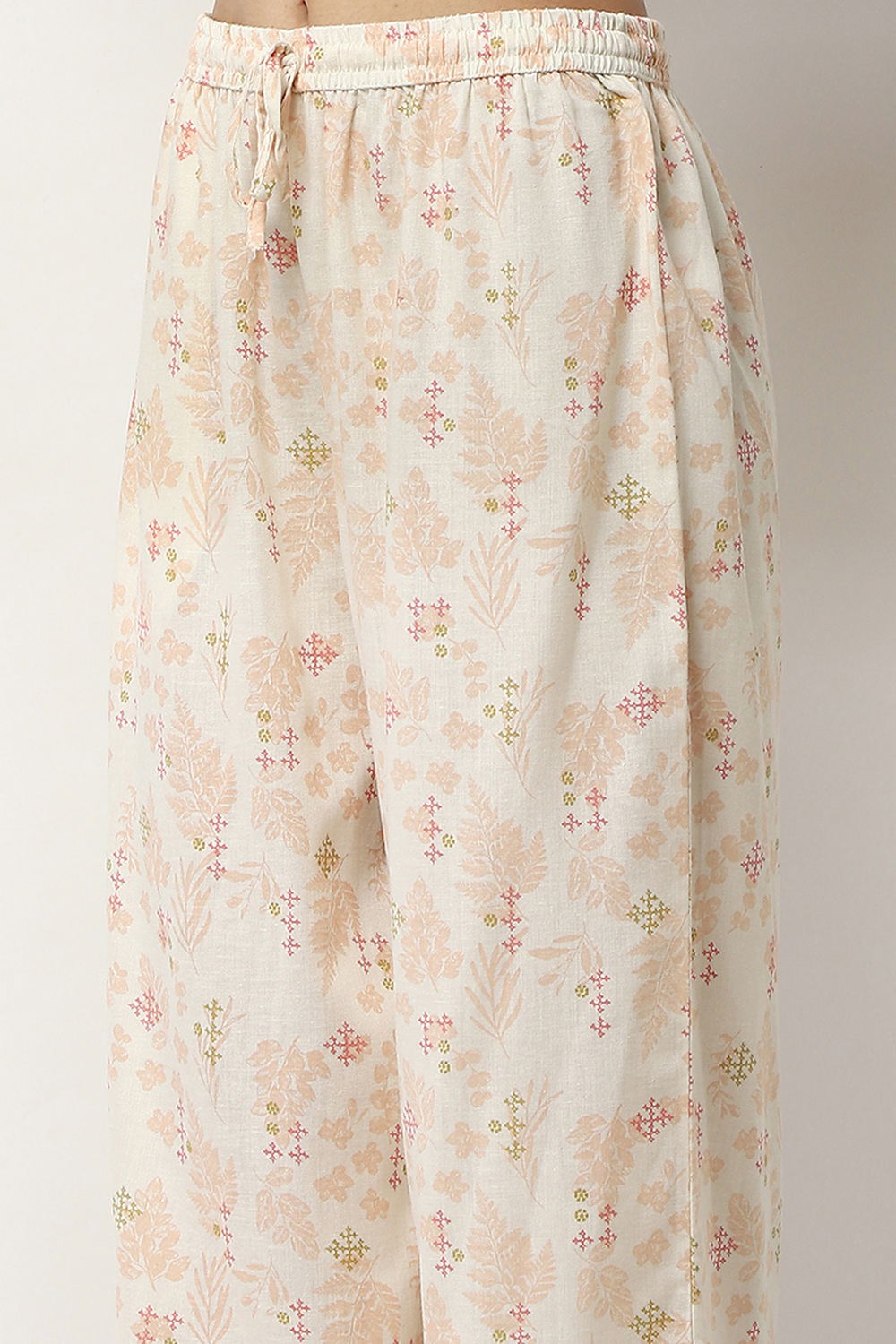 Peach-Toned Floral Printed Gathered Suit Set image number 2