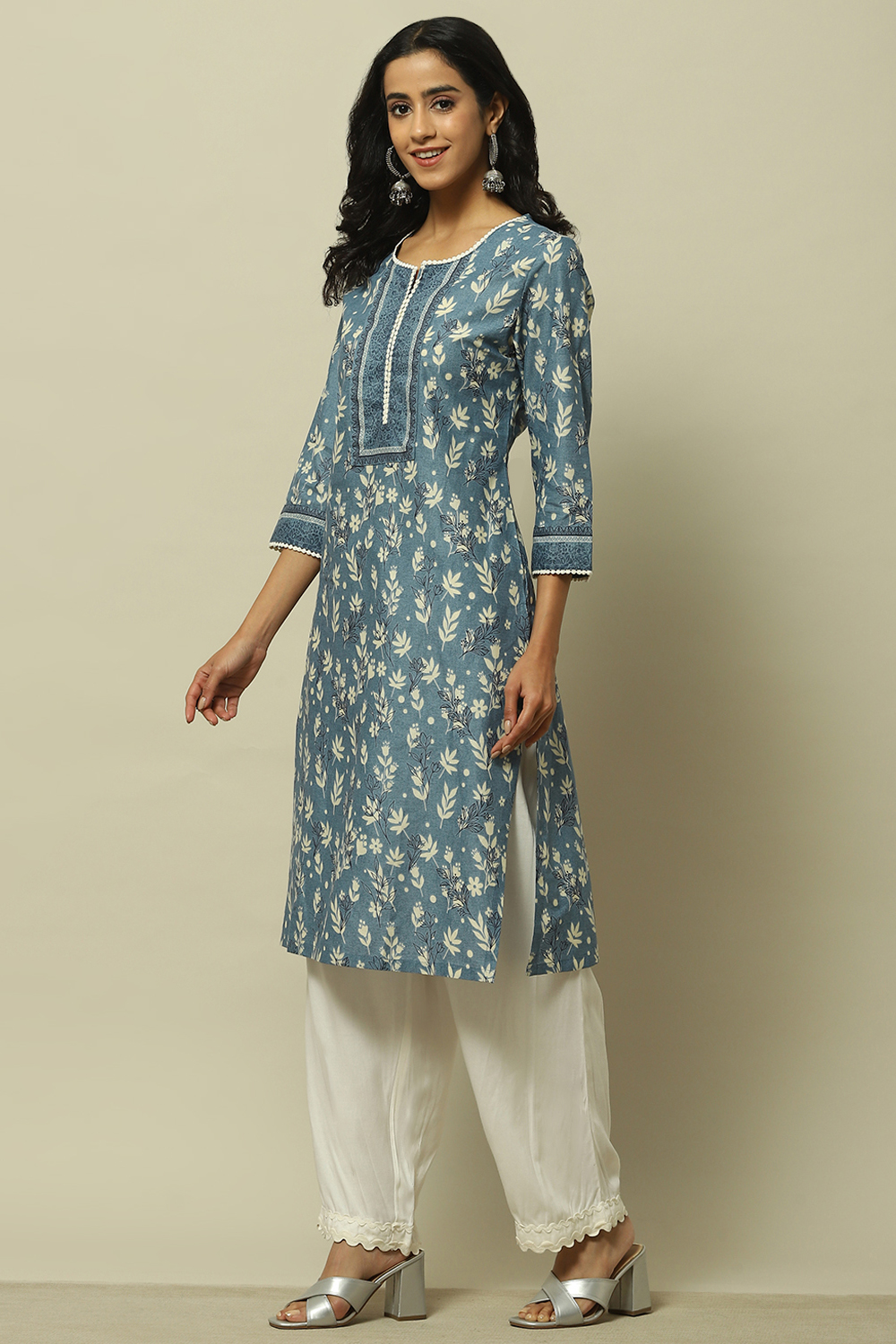 Blue Cambric Printed Straight Kurta image number 2