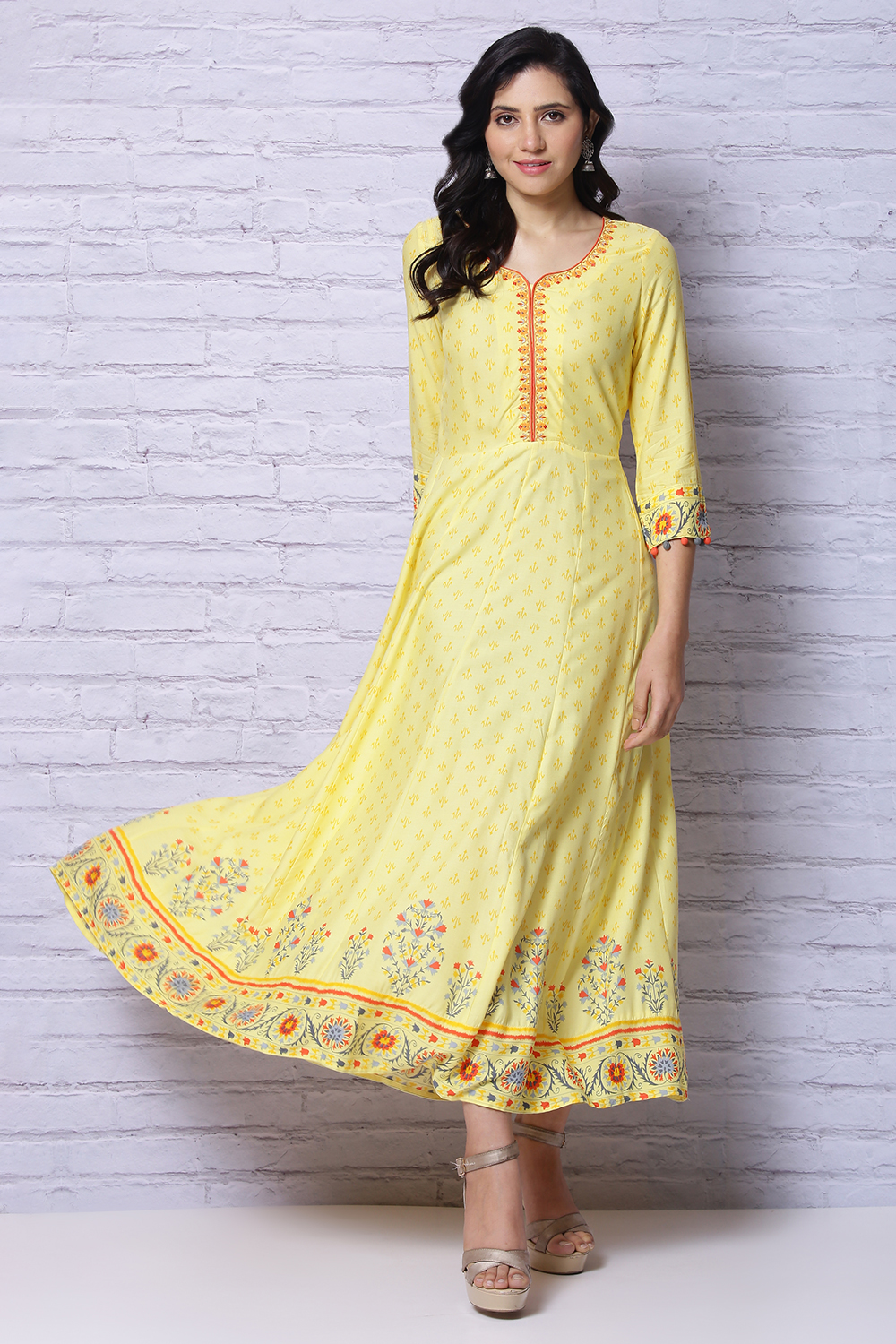 Yellow Viscose Rayon Kalidar Kurta image number 2