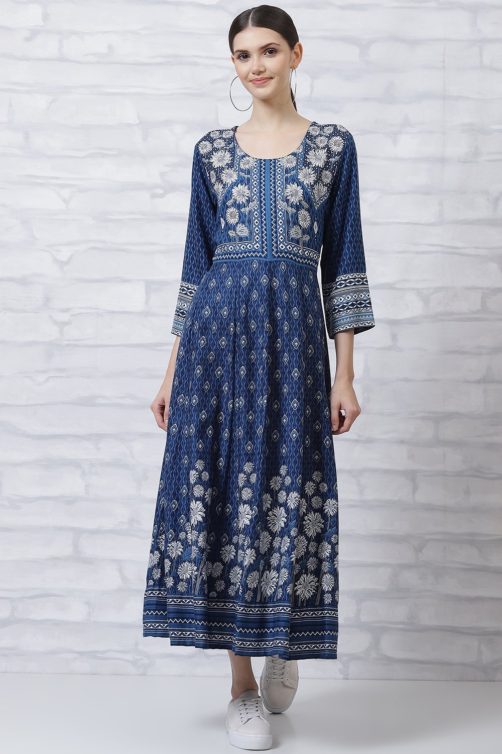 Indigo LIVA Kalidar Kurta image number 5