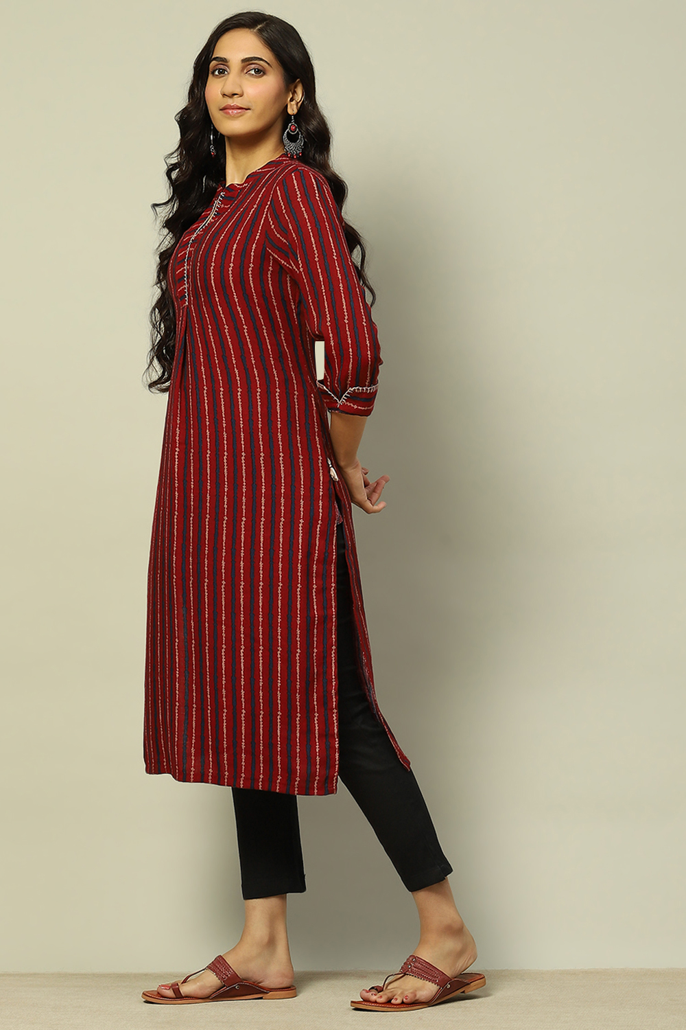 Red Viscose Blend Striped Straight Kurta image number 2