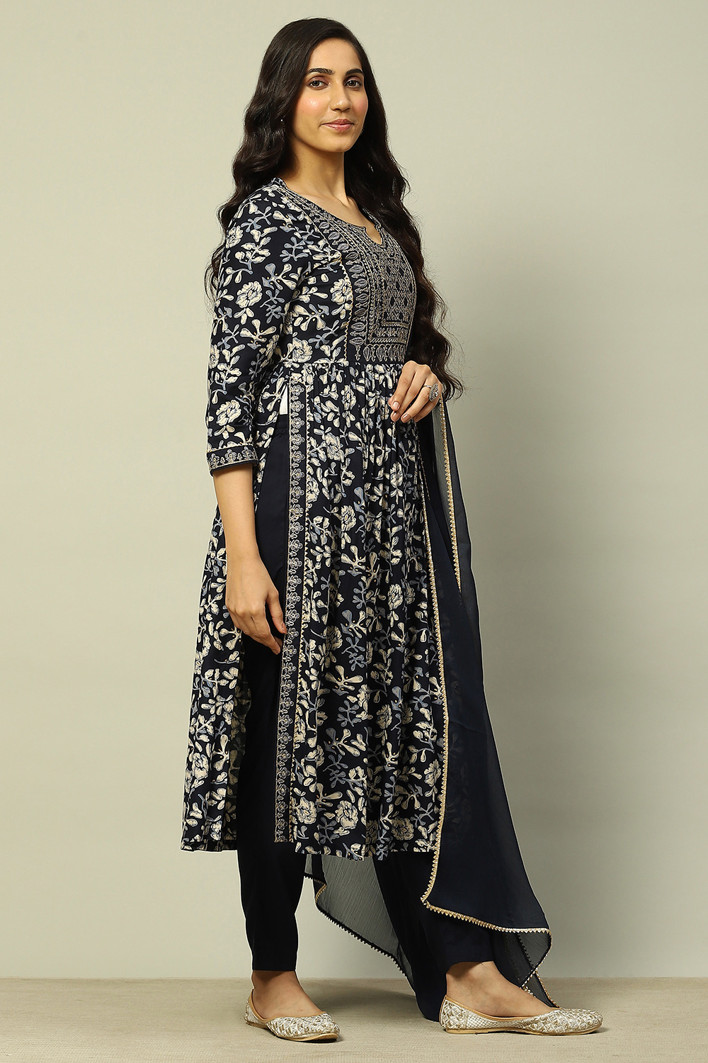 Indigo Floral Printed Gathered Festive Suit Set image number 5