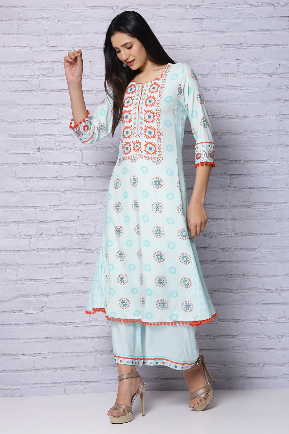 Mint Green Viscose Rayon Kalidar Kurta image number 4