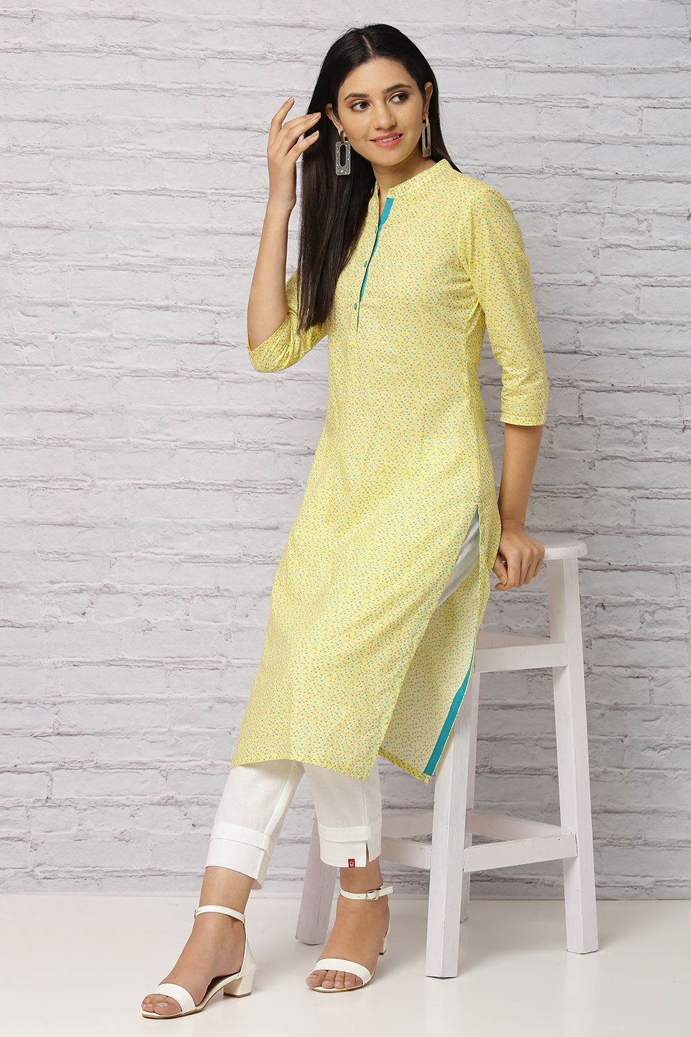 Yellow Cotton And Cambric Straight Kurta image number 0