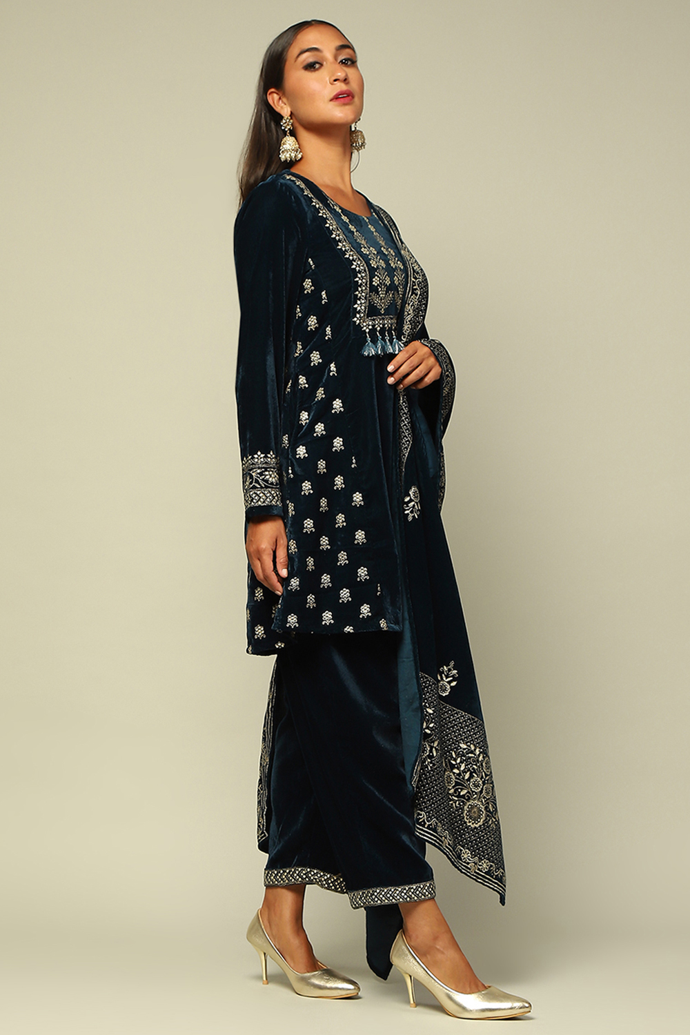 Black Poly Velvet A-Line Printed Kurta Salwar Suit Set image number 5